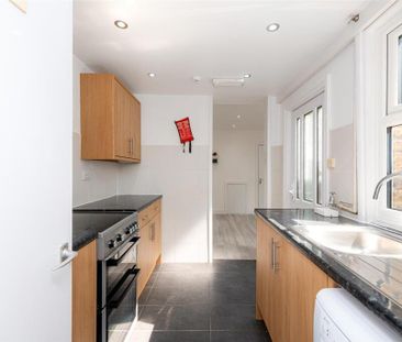 3 bedroom terraced house to rent - Photo 2