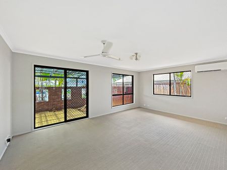 Fresh, Updated Beachside Living in Bokarina! - Photo 3