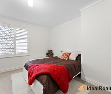 RIVER, PARKS & SCHOOLS - MODERN FAMILY LIVING IN A PREMIUM LOCATION - Photo 2