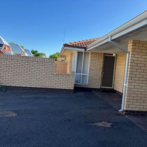 South Bunbury - neat 2 bedroom unit - Photo 2