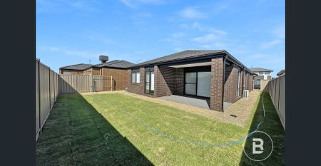 FULLY LANDSCAPED FOUR BEDROOM IN WINTER VALLEY - Photo 5