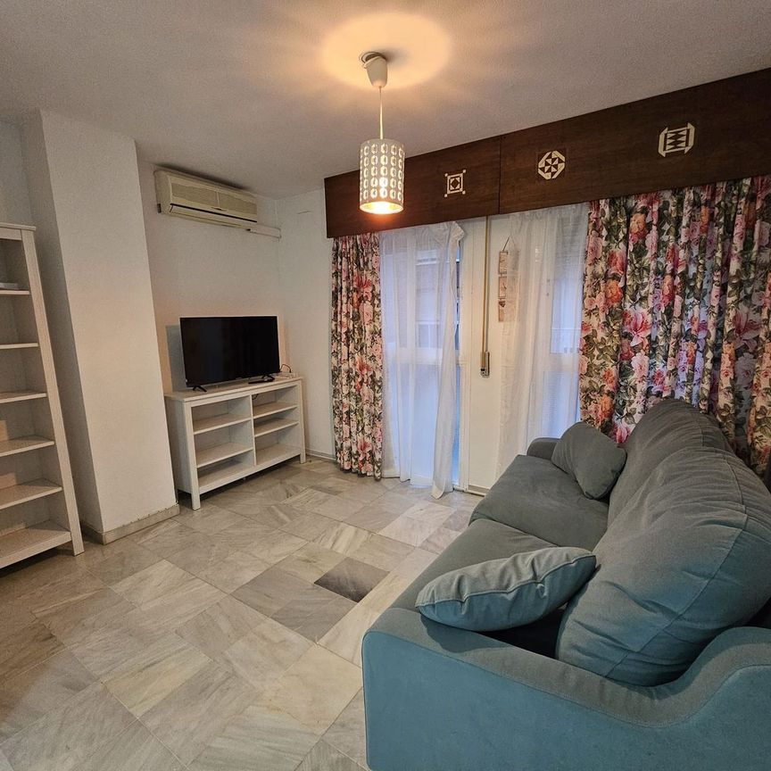 Alquiler de piso en Calle Miguel Bueno Lara - Photo 1