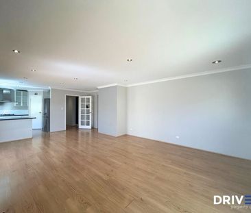 Family Home with Energy-Smart Features in a Quiet Street - Photo 6