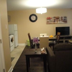 2 1/2 Meublé à Louer à Saint-Laurent - Photo 2