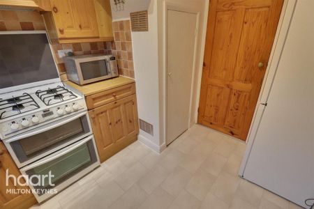 3 bedroom detached house to rent - Photo 3