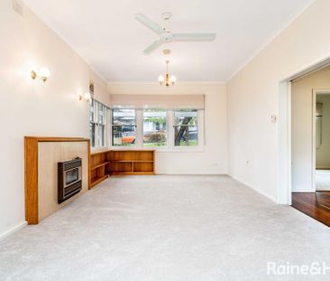 Classic Charm with a Modern Touch - Photo 3