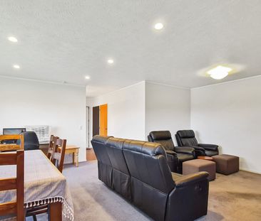 Welcome home to 35 Peppertree Lane. - Photo 3