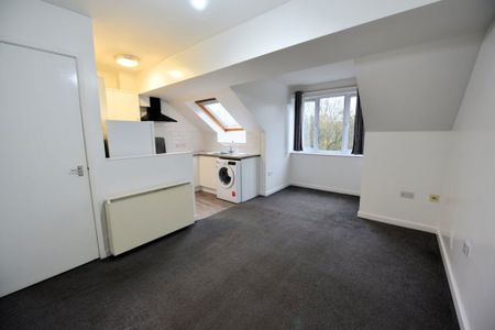 2 bedroom Flat in 123 Hawksworth Rd, Leeds - Photo 4