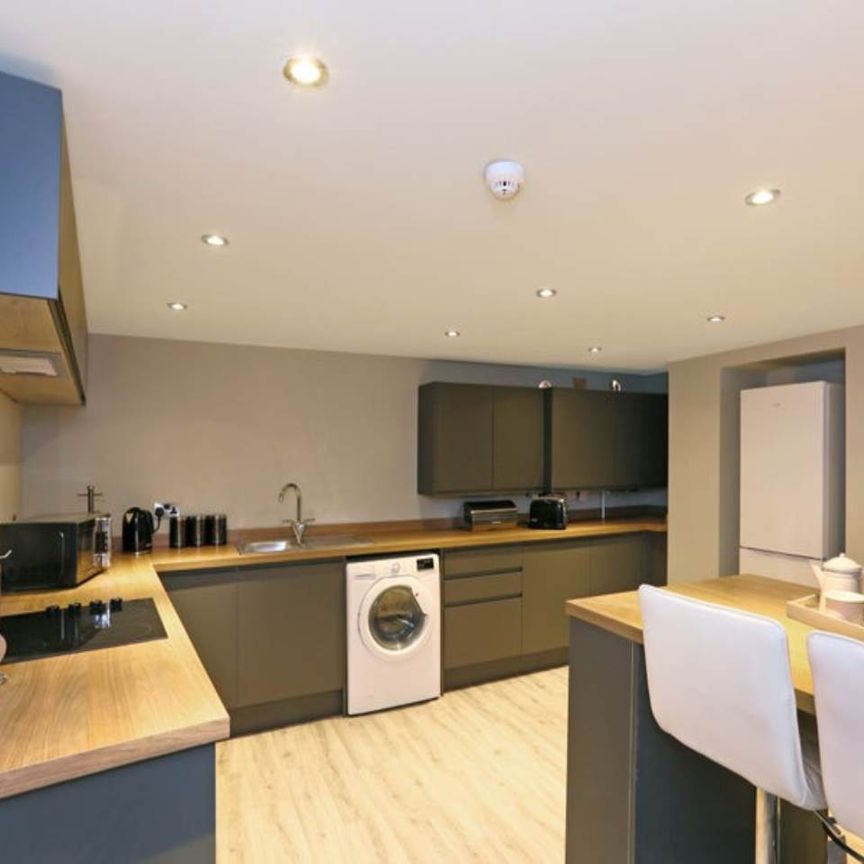 Silver Royd Hill (Room 3), Armley, Leeds - Photo 1