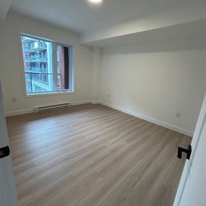 Grand 4 1/2 avec 2 chambres et 2 salles de bains - Photo 2