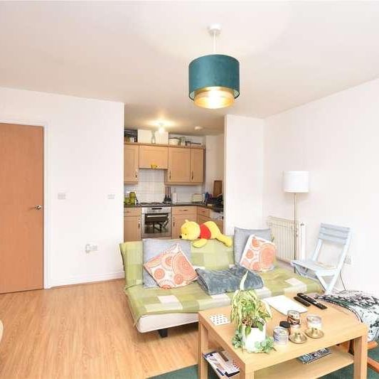 Florey Gardens, High Street, Aylesbury, HP20 - Photo 1