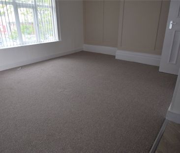 2 bed apartment to rent in Fort Terrace, Bridlington, YO15 - Photo 2