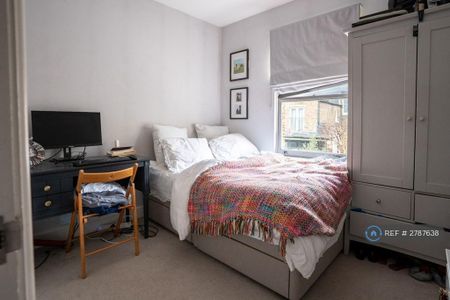 4 bedroom terraced house to rent - Photo 3