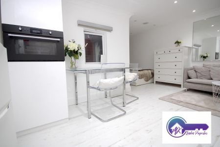 1 Bedroom Studio To Rent - Photo 2