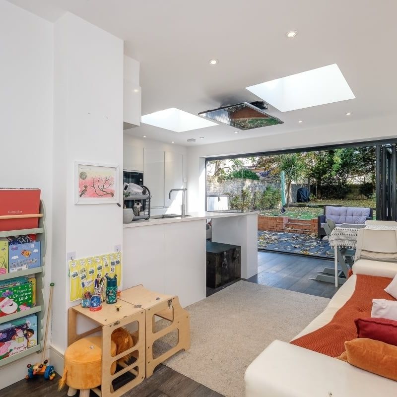 3 bedroom flat to rent - Photo 1