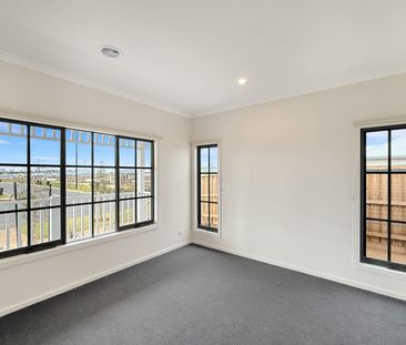 🏡 Brand New 4-Bedroom House in Eynesbury - Photo 1