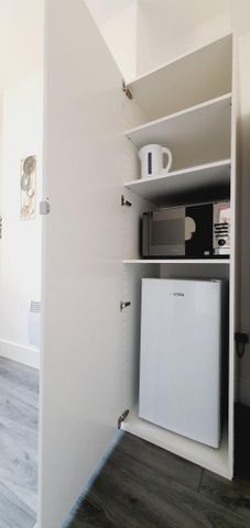 1 bedroom in a house share to rent - Photo 5