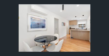 Fully Furnished Bright 2-Bedroom Home Plus Studio in Sandy Bay - Photo 5