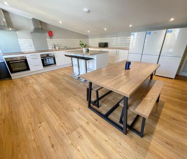 9 bedroom flat to rent - Photo 6