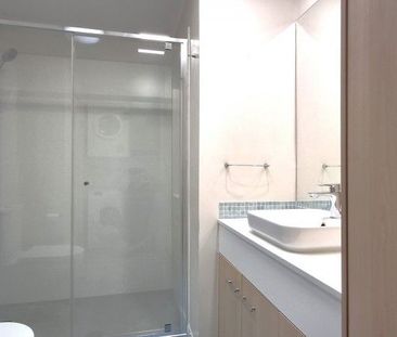 2BED 2BATH 1CAR NEWLY RENOVATED NEXT DOOR TO INDOOROOPILLY SHOPPING... - Photo 6