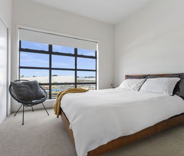 Sunny Townhouse in Prime Summer Spot - Photo 3