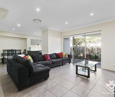 Break lease offer- Ducted AC 3 bedroom townhouse - Photo 6