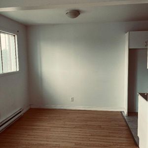 Beau 4 ½ (Décembre et/ou Janvier) - Photo 2