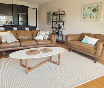 Charming Apartment By The Beach - Photo 6