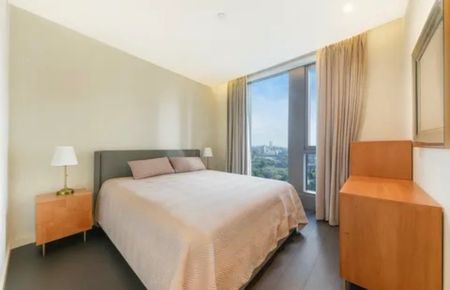 2 Bed Flat, London, SW8 - Photo 2