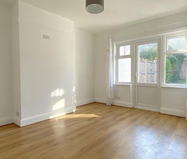 3 bedroom end of terrace house to rent - Photo 6