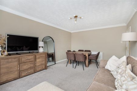 2 bed flat to rent in Lowbiggin, Newcastle Upon Tyne, NE5 - Photo 2