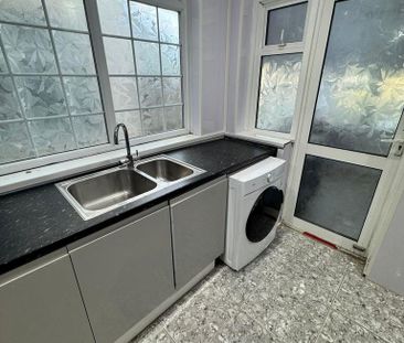 1 bedroom semi-detached house to rent - Photo 5