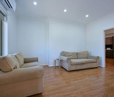 10 Townsend Crescent - Photo 3