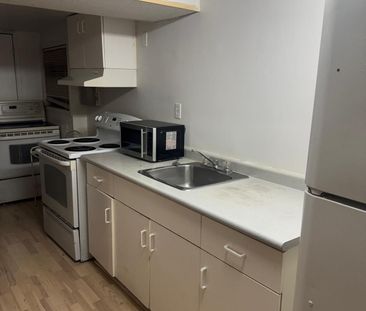 For Lease - 62 WEATHER VANE Line, Brampton, Ontario - Photo 2