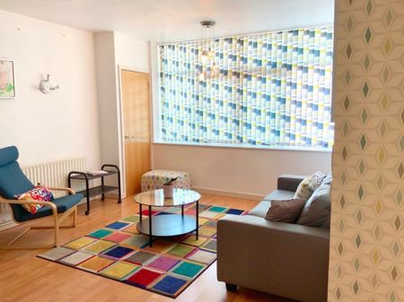 2 bed Apartment for Rent - Photo 3