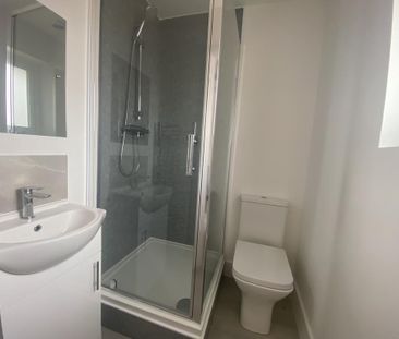 1 bedroom in a house share to rent - Photo 6