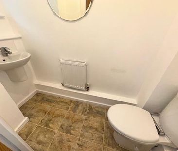 3 bedroom terraced house to rent - Photo 4