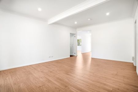 NEWLY RENOVATED FAMILY HOME - Photo 4