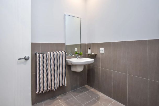 Low Maintenance Fully Furnished - Photo 1