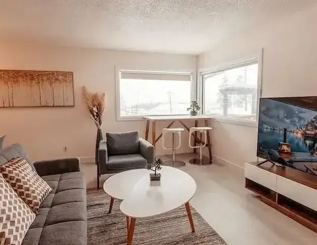 Newly renovated 3 Bedroom Main Floor in North Haven with city view | Calgary - Photo 1