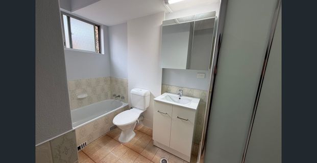 View Wednesday at 2.30pm - 2.45pm - Photo 1