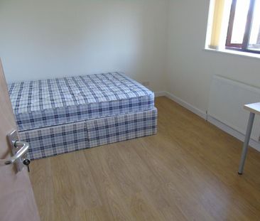 5 bedroom semi-detached house to rent - Photo 5