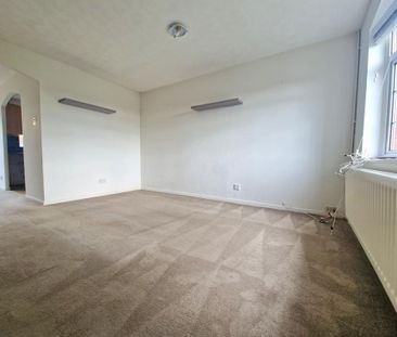 3 bedroom end of terrace house to rent - Photo 4