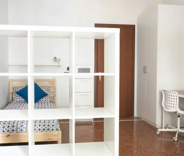 Via Pisanello, Milan, Lombardy 20146 - Photo 2