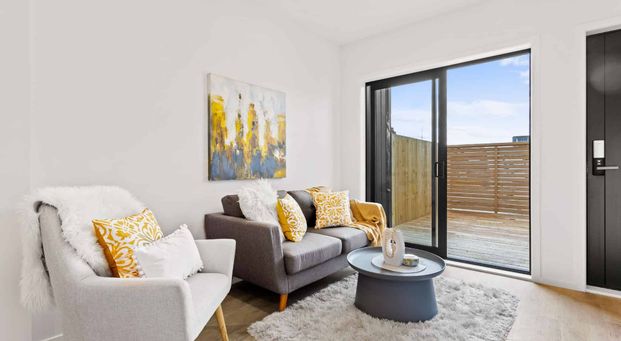 Modern Two-Bedroom Townhouse with Two Bathrooms - Photo 1