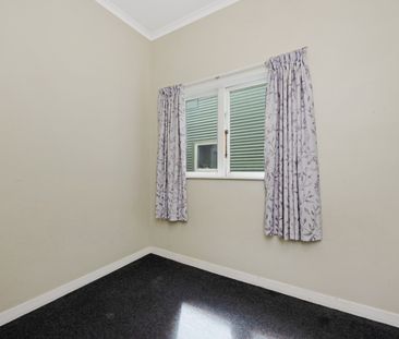 82 Glenmore Street, Kelburn - Photo 3