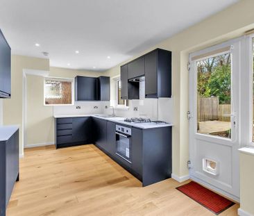 3 bedroom semi-detached house to rent - Photo 3