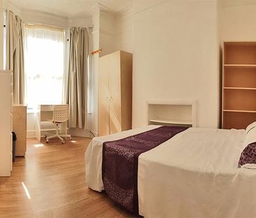 4 bedroom terraced house to rent - Photo 6