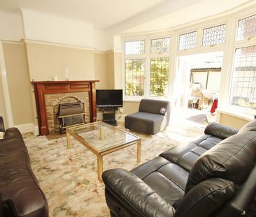 Charminster, Bournemouth - Photo 5