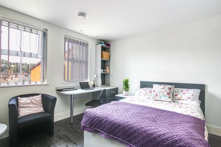 1 bedroom in a flat share to rent - Photo 3